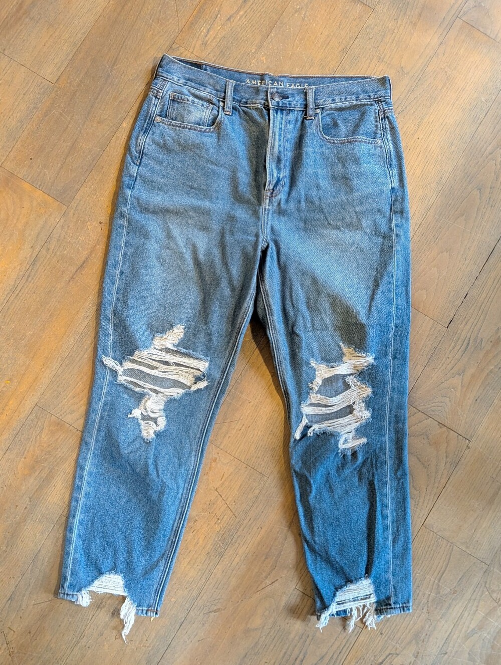 American Eagle Outfitters Ripped Mom Jeans - Short